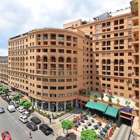 Armenak Apartment 5-Комнатная Erivan Dış mekan fotoğraf