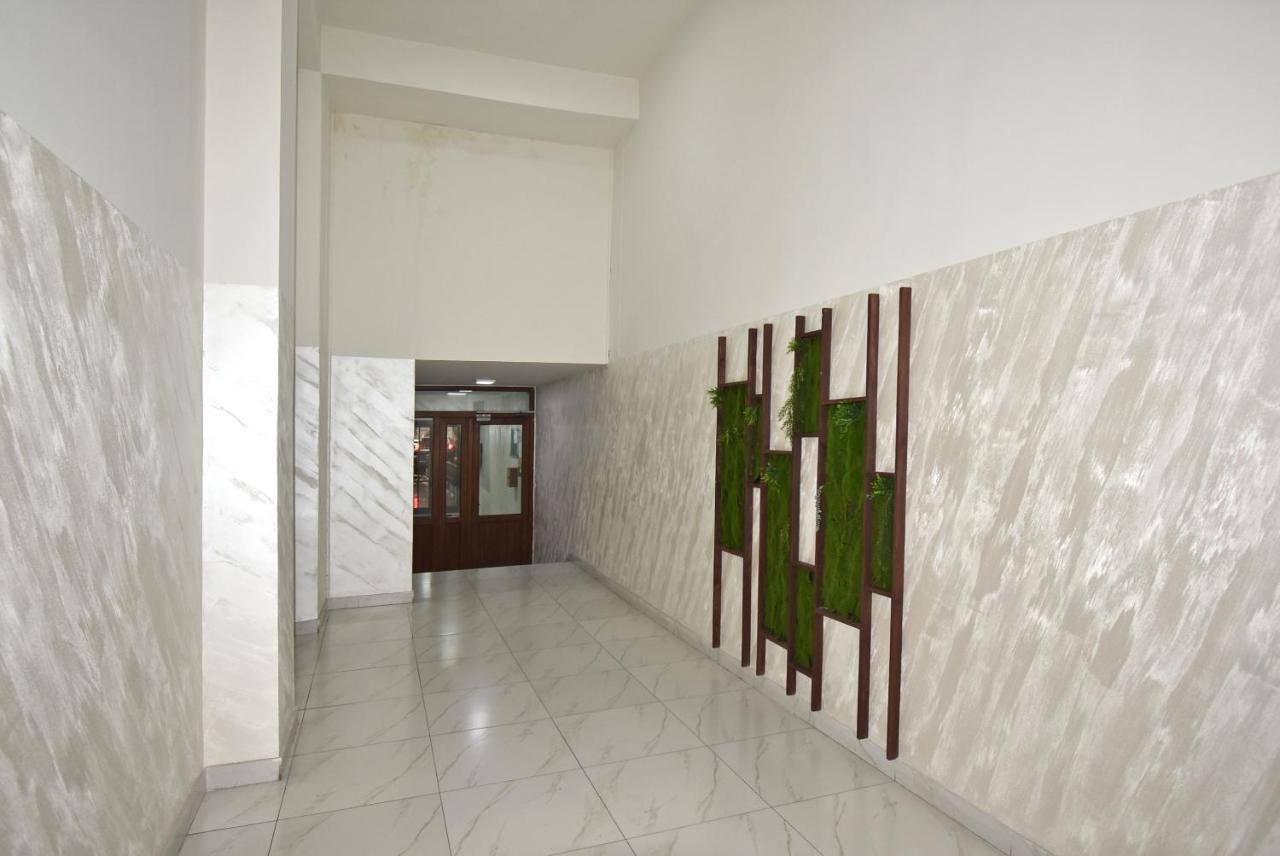 Armenak Apartment 5-Комнатная Erivan Dış mekan fotoğraf