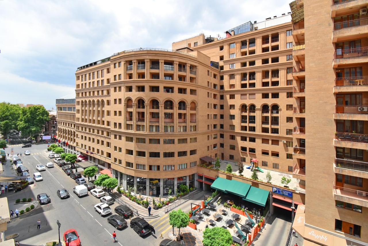 Armenak Apartment 5-Комнатная Erivan Dış mekan fotoğraf