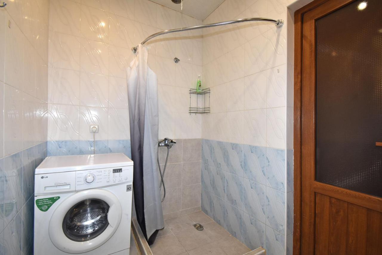 Armenak Apartment 5-Комнатная Erivan Dış mekan fotoğraf