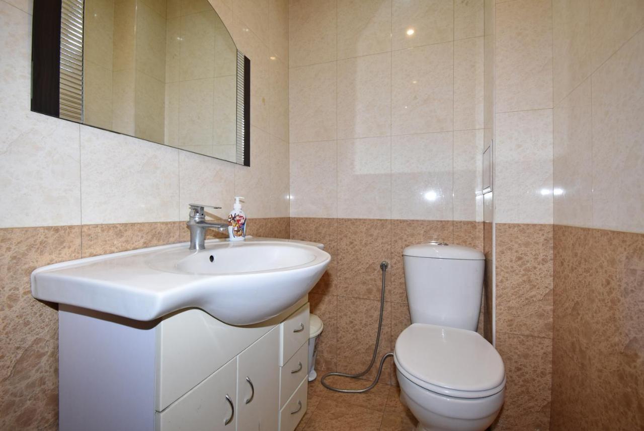 Armenak Apartment 5-Комнатная Erivan Dış mekan fotoğraf
