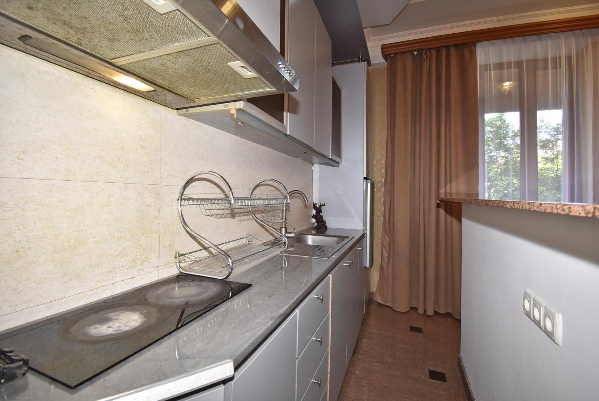Armenak Apartment 5-Комнатная Erivan Dış mekan fotoğraf